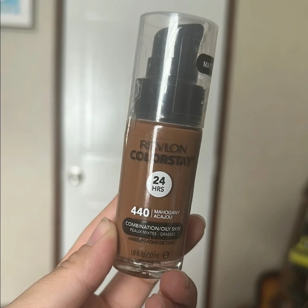 NWT Revlon Colorstay 440 Mahogany Foundation Long-Lasting Liquid Makeup 🌙